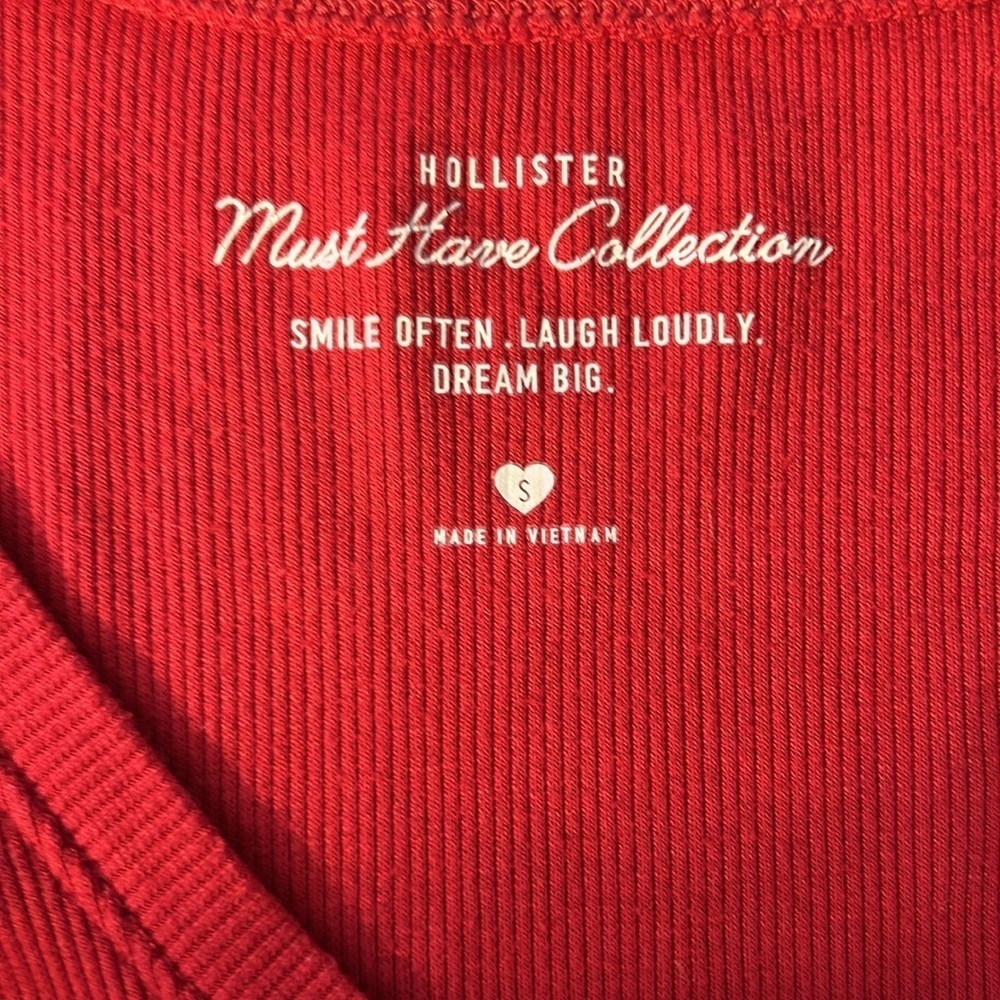 Hollister women’s button up short sleeve shirt, top small red - Picture 4 of 4